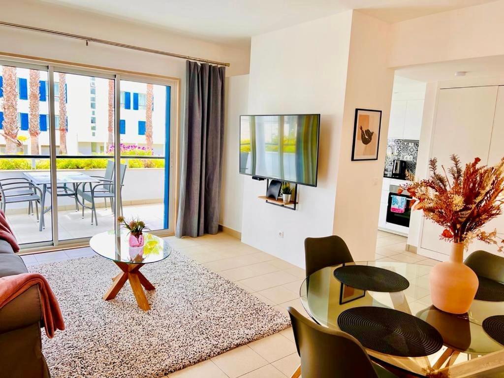 Angies Marina Apartment, Includes 2 Free Passes For The Marina Pool Lagos Exterior photo
